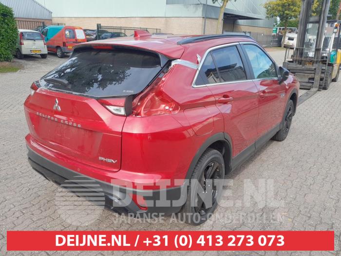 Mitsubishi Eclipse Cross 2.4 16V PHEV 4x4 Schrottauto (2023, Rot)