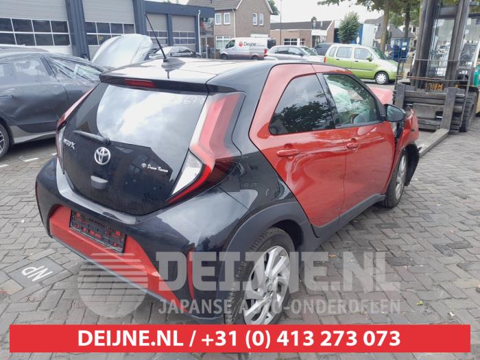 Toyota Aygo X 1.0 12V VVT-i Salvage vehicle (2022, Black, Red)