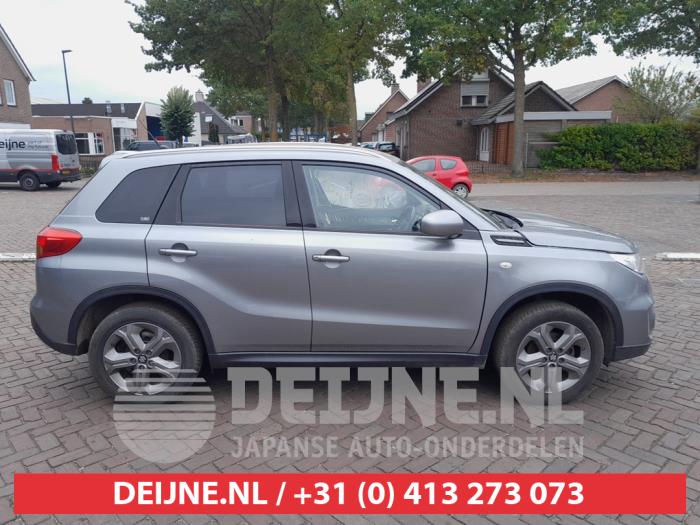 Suzuki Vitara 1.6 16V VVT Salvage vehicle (2018, Gray)