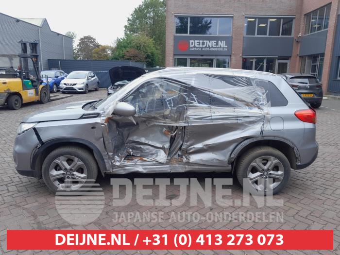 Suzuki Vitara 1.6 16V VVT Salvage vehicle (2018, Gray)