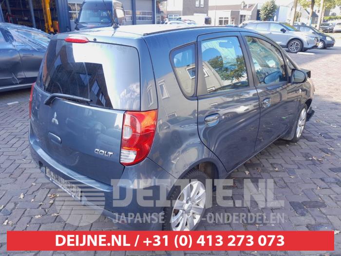 Mitsubishi Colt 1.3 16V Épave (2009, Gris)
