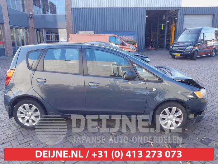 Mitsubishi Colt 1.3 16V Épave (2009, Gris)