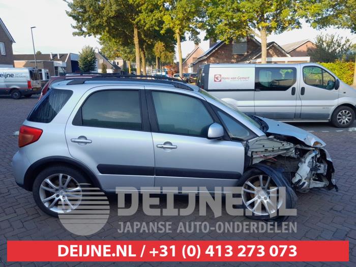 Suzuki SX4 1.6 16V 4x2 Épave (2010, Gris)