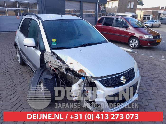 Suzuki SX4 1.6 16V 4x2 Épave (2010, Gris)