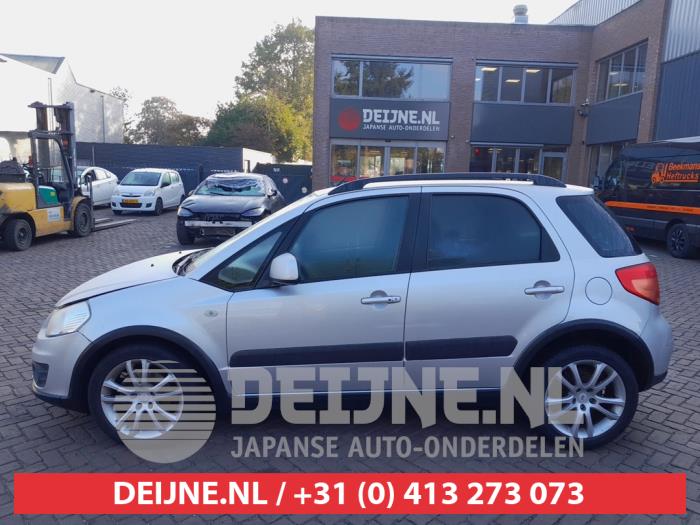 Suzuki SX4 1.6 16V 4x2 Épave (2010, Gris)