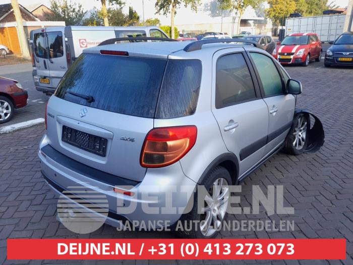 Suzuki SX4 1.6 16V 4x2 Épave (2010, Gris)
