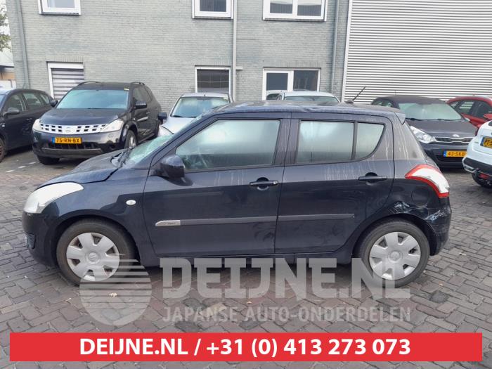 Suzuki Swift 1.2 16V Samochód złomowany (2010, Czarny)