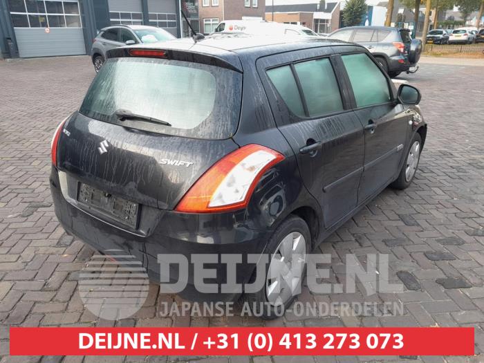 Suzuki Swift 1.2 16V Samochód złomowany (2010, Czarny)