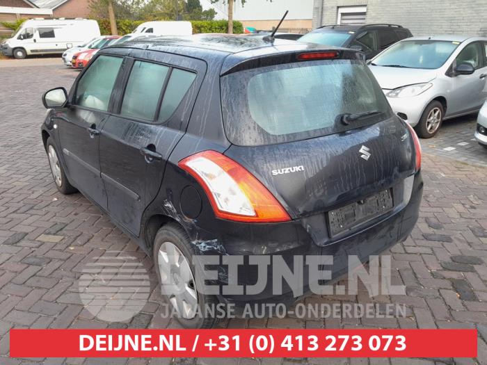 Suzuki Swift 1.2 16V Samochód złomowany (2010, Czarny)