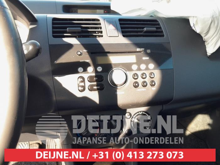 Suzuki Swift 1.3 VVT 16V Vehículo de desguace (2007, Gris)