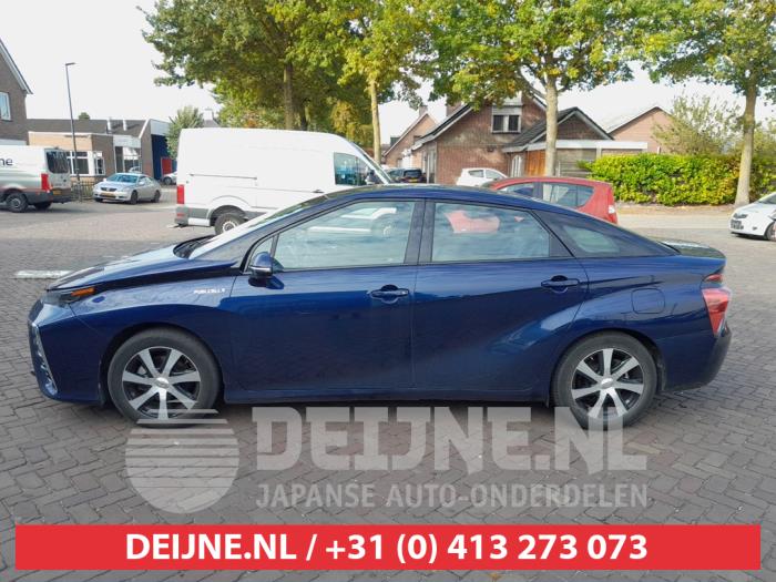 Toyota Mirai FCV Skadat fordon (2016, BLAUW)