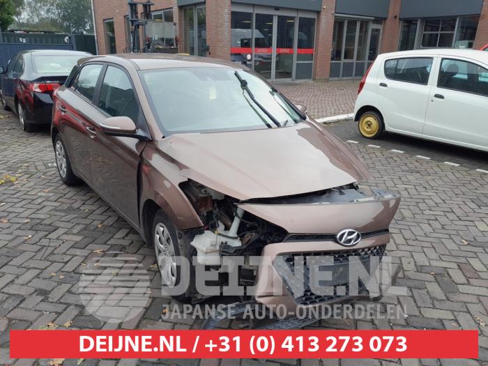 Hyundai i20 1.1 CRDi VGT 12V Schrottauto (2018, Braun)