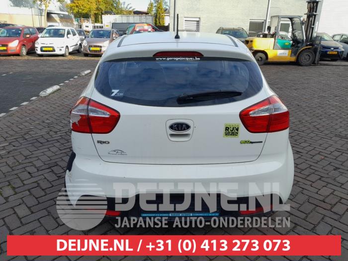 Kia Rio III 1.2 CVVT 16V Skrotfordon (2012, WIT)