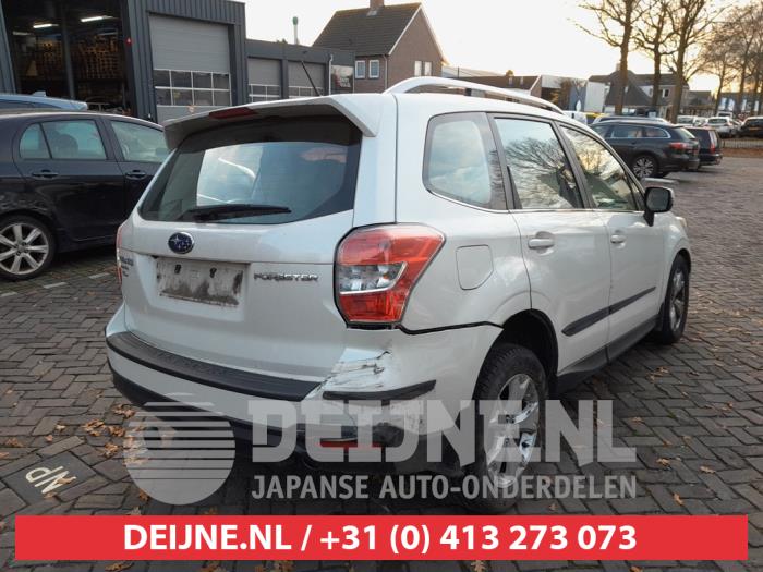 Subaru Forester 2.0 16V X Épave (2014, Blanc)