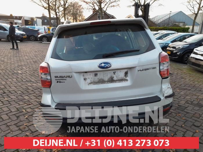 Subaru Forester 2.0 16V X Épave (2014, Blanc)
