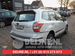 Subaru Forester 2.0 16V X Épave (2014, Blanc)