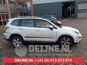 Subaru Forester 2.0 16V X Épave (2014, Blanc)
