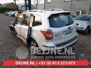 Subaru Forester 2.0 16V X Épave (2014, Blanc)