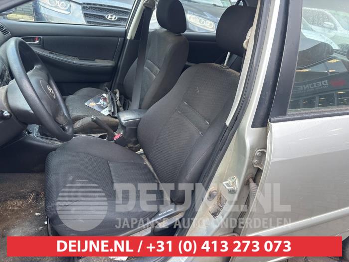 Toyota Corolla 1.6 16V VVT-i Vehículo de desguace (2005, Gris plateado)