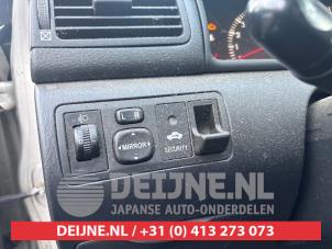 Toyota Corolla 1.6 16V VVT-i Vehículo de desguace (2005, Gris plateado)
