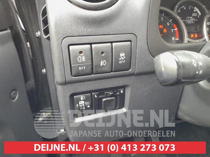 Suzuki Jimny Hardtop 1.3i 16V VVT 4x4 Metal Top Épave (2017, Foncé, Vert)