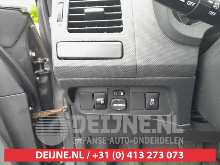 Toyota Auris 1.6 Dual VVT-i 16V Vehículo de desguace (2008, Gris)