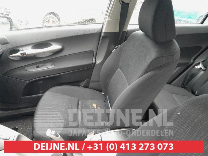Toyota Auris 1.6 Dual VVT-i 16V Vehículo de desguace (2008, Gris)