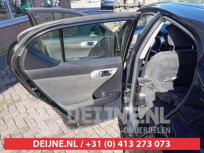 Lexus CT 200h 1.8 16V Vehículo de desguace (2013, Negro)