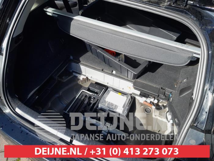 Lexus CT 200h 1.8 16V Vehículo de desguace (2013, Negro)