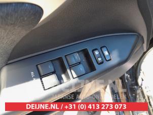 Lexus CT 200h 1.8 16V Vehículo de desguace (2013, Negro)