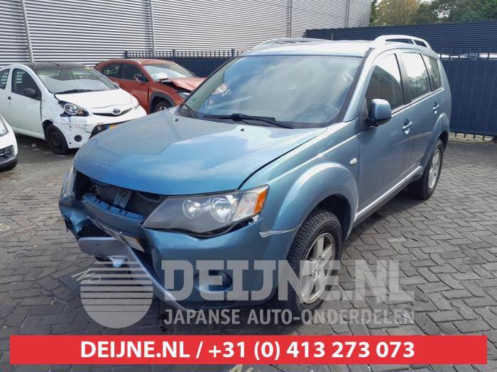 Mitsubishi Outlander 2.4 16V Mivec 4x4 Épave (2008, Vert)