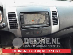 Mitsubishi Outlander 2.4 16V Mivec 4x4 Épave (2008, Vert)