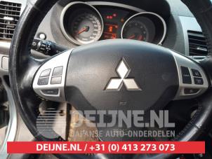 Mitsubishi Outlander 2.4 16V Mivec 4x4 Épave (2008, Vert)