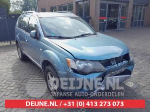 Mitsubishi Outlander 2.4 16V Mivec 4x4 Épave (2008, Vert)