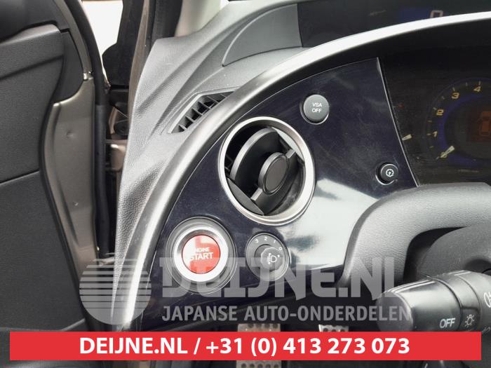 Honda Civic 1.8i VTEC 16V Vehículo de desguace (2006, Gris)
