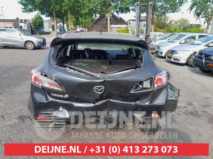 Mazda 3 Sport 1.6i MZR 16V Samochód złomowany (2011, Czarny)