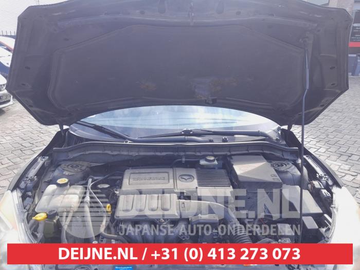 Mazda 3 Sport 1.6i MZR 16V Samochód złomowany (2011, Czarny)