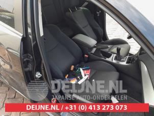 Mazda 3 Sport 1.6i MZR 16V Samochód złomowany (2011, Czarny)