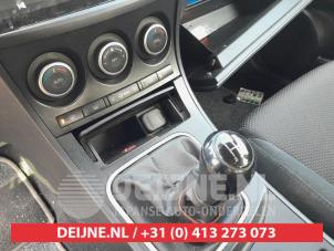 Mazda 3 Sport 1.6i MZR 16V Samochód złomowany (2011, Czarny)