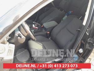 Mazda 3 Sport 1.6i MZR 16V Samochód złomowany (2011, Czarny)