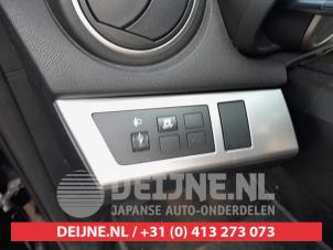 Mazda 3 Sport 1.6i MZR 16V Samochód złomowany (2011, Czarny)