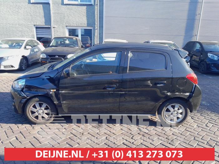 Mitsubishi Space Star 1.0 12V Vehículo de desguace (2013, Negro)