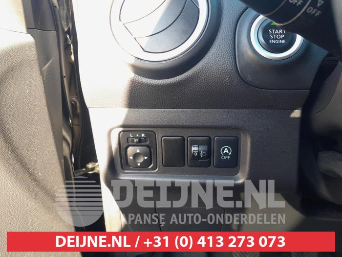 Mitsubishi Space Star 1.0 12V Vehículo de desguace (2013, Negro)