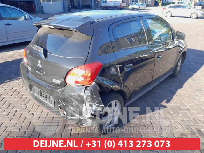 Mitsubishi Space Star 1.0 12V Vehículo de desguace (2013, Negro)