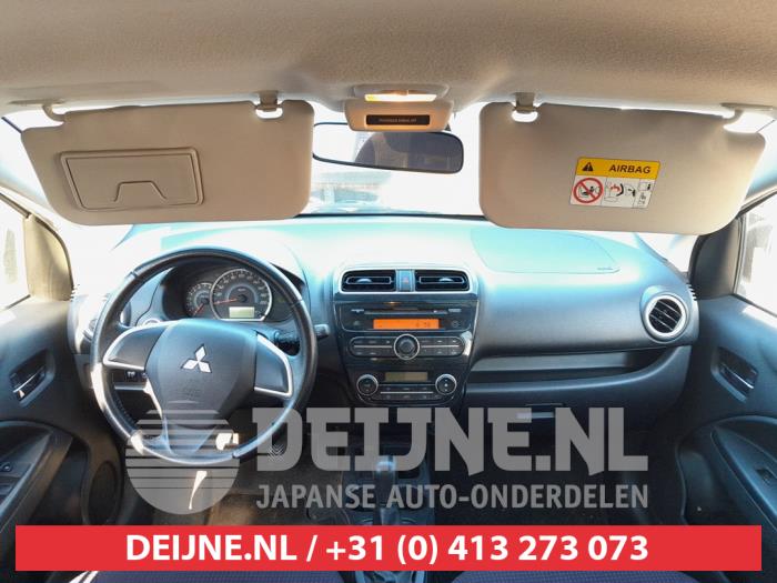 Mitsubishi Space Star 1.0 12V Vehículo de desguace (2013, Negro)