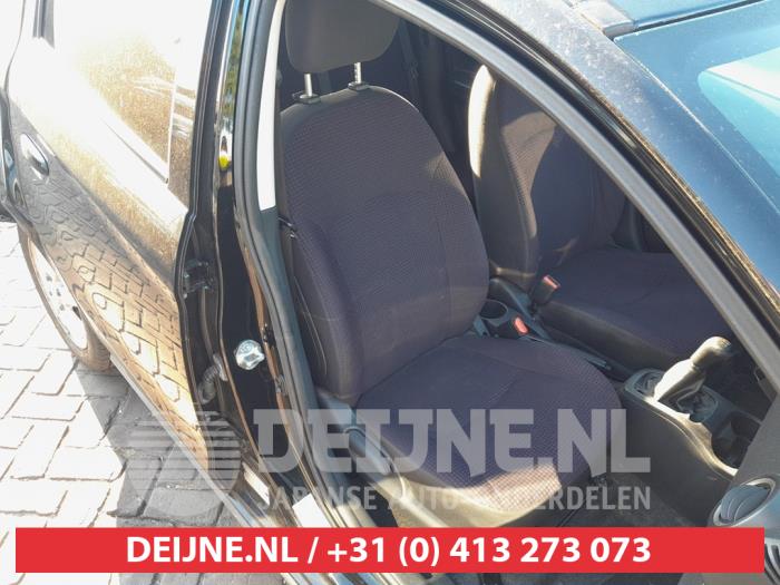 Mitsubishi Space Star 1.0 12V Vehículo de desguace (2013, Negro)