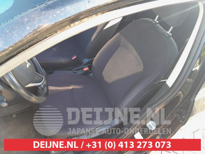 Mitsubishi Space Star 1.0 12V Vehículo de desguace (2013, Negro)