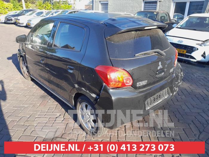 Mitsubishi Space Star 1.0 12V Vehículo de desguace (2013, Negro)