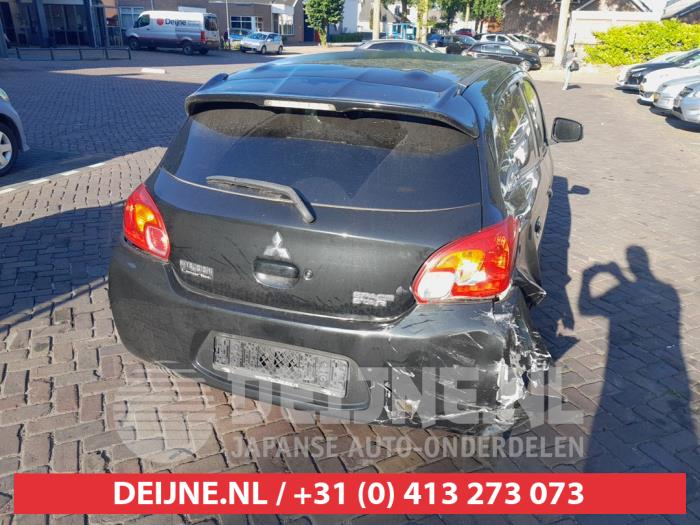 Mitsubishi Space Star 1.0 12V Vehículo de desguace (2013, Negro)