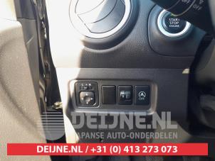 Mitsubishi Space Star 1.0 12V Vehículo de desguace (2013, Negro)